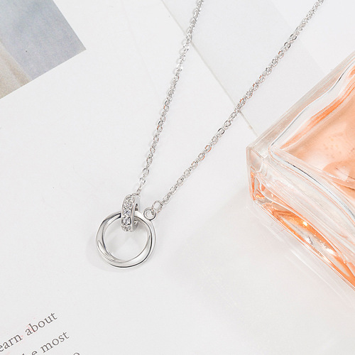 Interlocking Mobius Necklace Women's Light Luxury Niche High-Design Clavicle Chain  New Exquisite