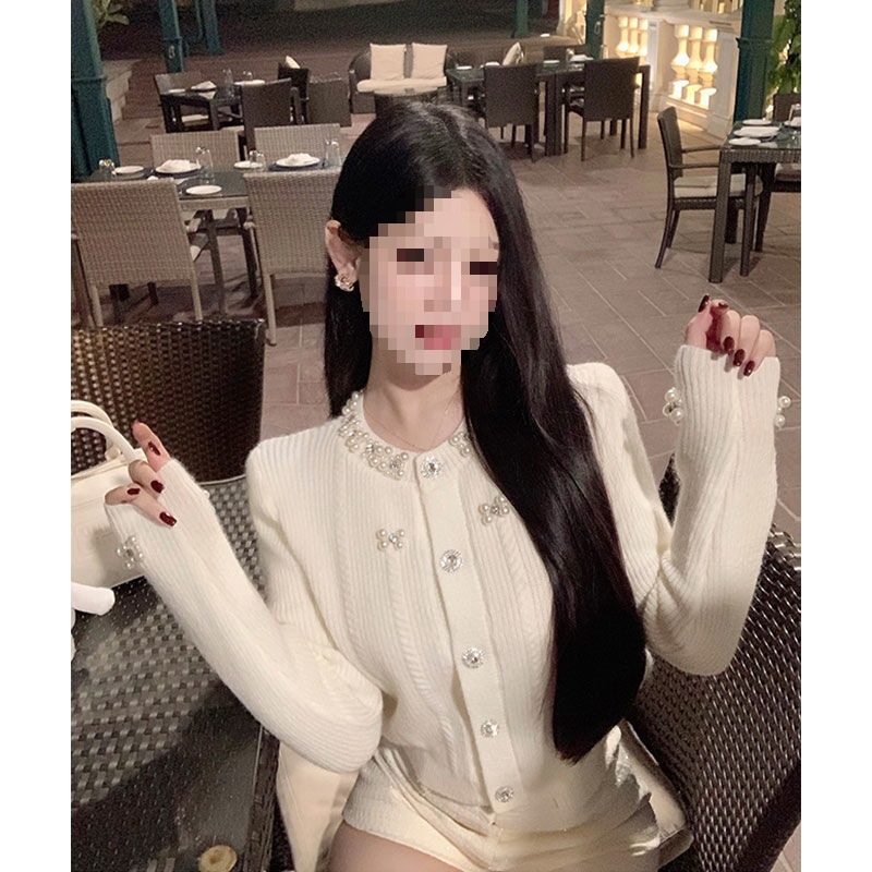 秋冬小香风气质重工珍珠钉珠圆领毛衣开衫女纯欲修身针织衫短上衣