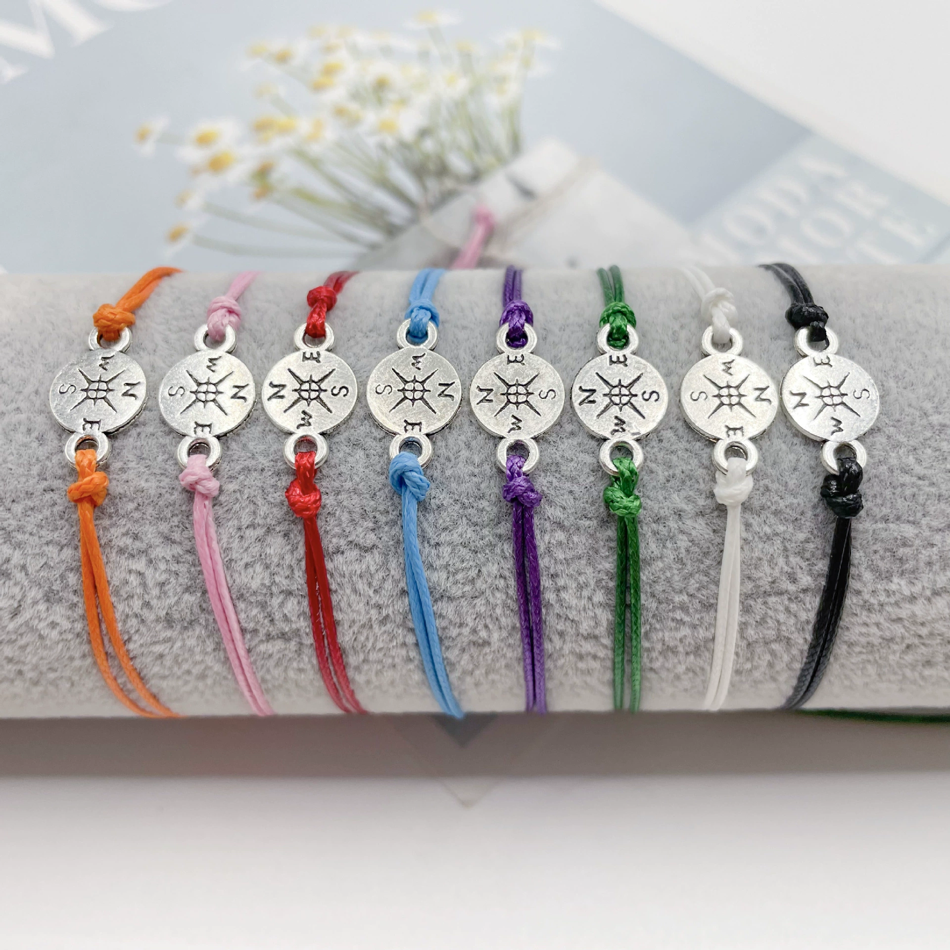 Популярный трансграничный браслет в европейском и американском стиле к школьному сезону, регулируемый браслет для пар из сплава с компасом, плетеный из вощеной веревки, символизирующий дружбу