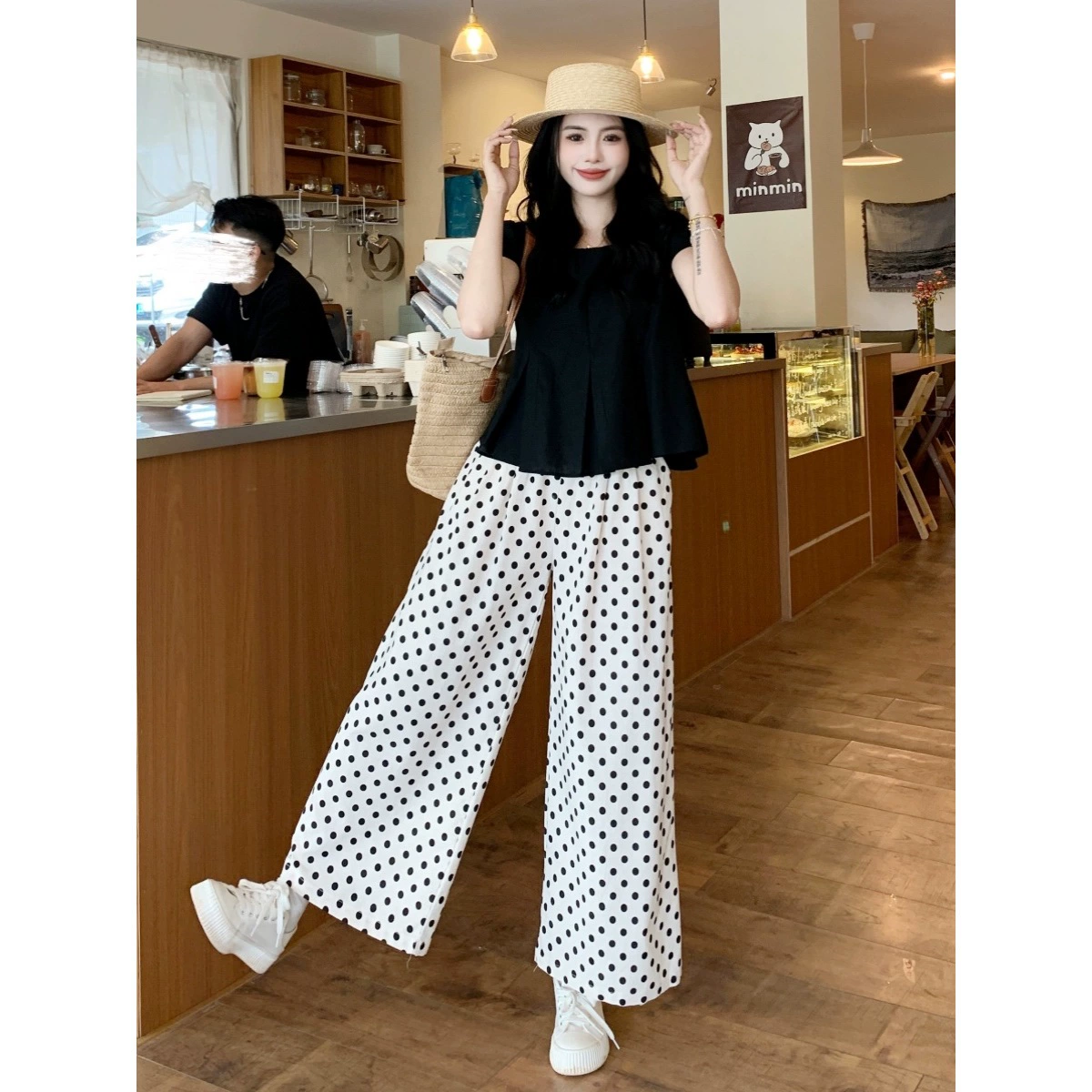 Повседневный костюм больших размеров для женщин, лето 2025, новая рубашка с квадратным воротником, толстые ММ, утягивающие широкие брюки в горошек, комплект из двух предметов