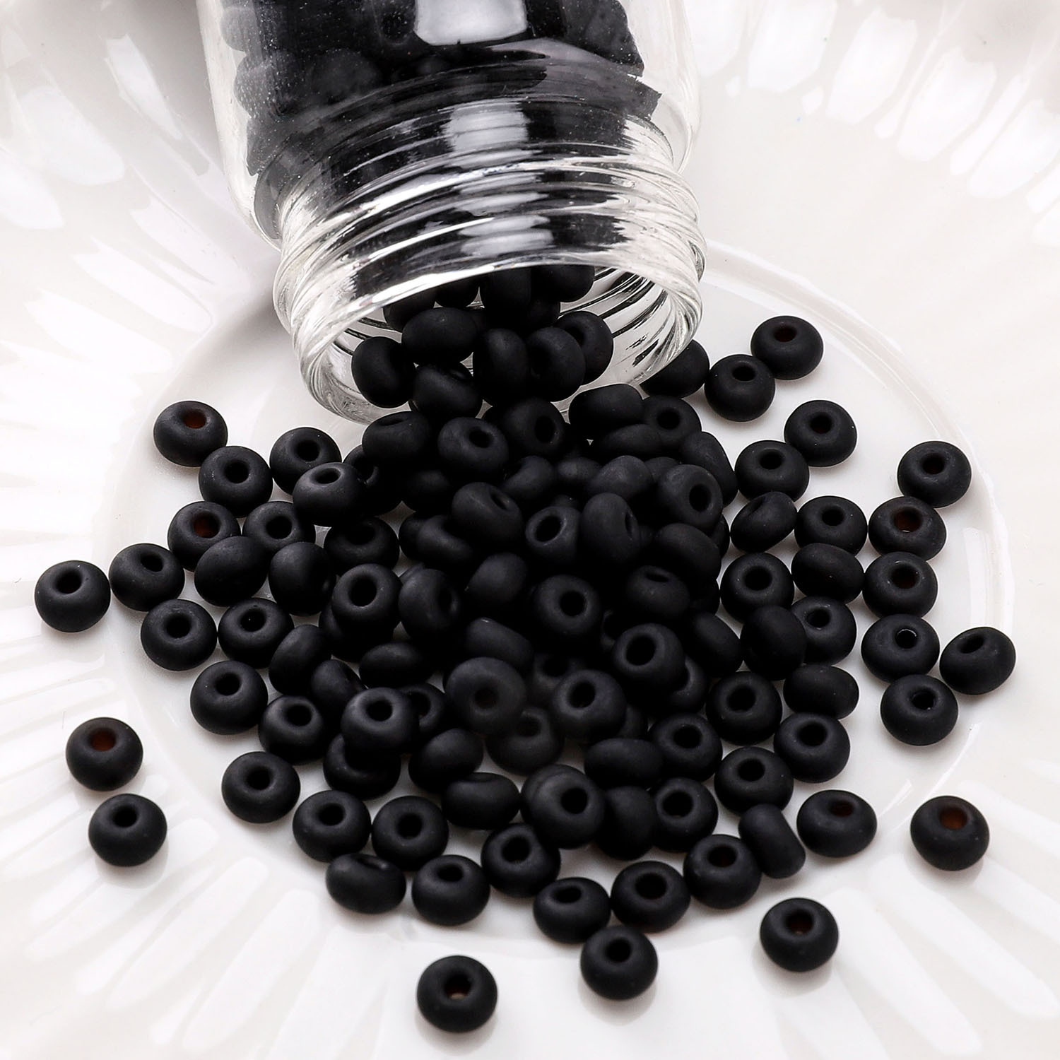 #09 style 4mm black 10g/pack about 120 pieces
