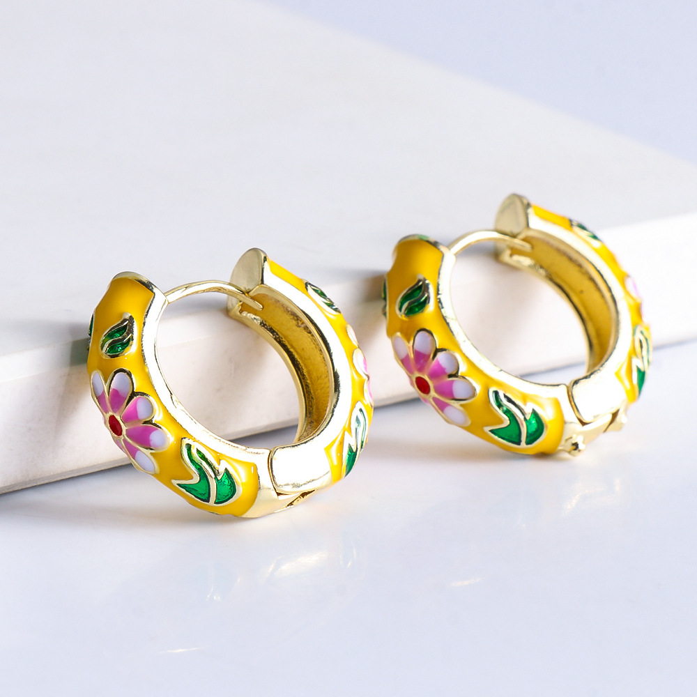 Vente En Gros Bijoux Motif Fleur Boucles D&#39;oreilles En Cuivre Plaqué Or Multicolore Nihaojewelry display picture 13