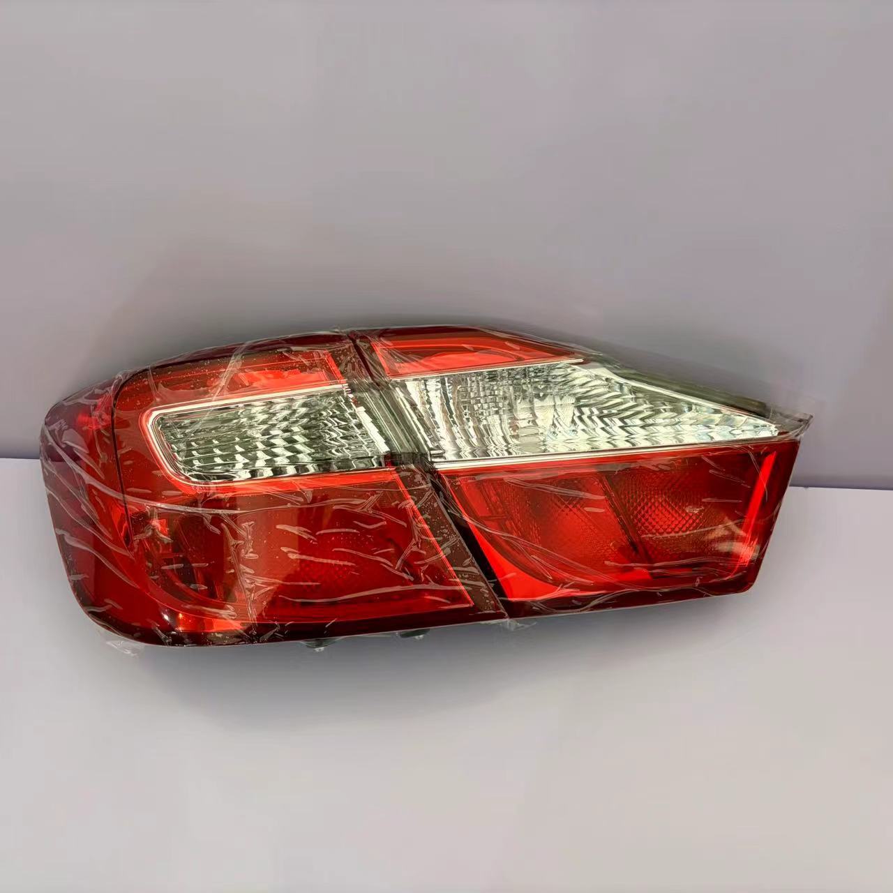 Suitable for 06-20 Toyota Camry rear tail lamp assembly left and right brake reversing lamp cover shell turn signal