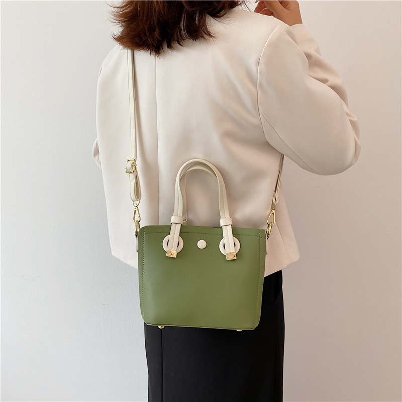 Fashion Bucket Bags Women's New Fashion Shoulder Crossbody All-matching Commuter Women's Bag Western Style Contrast Color Handbag display picture 19