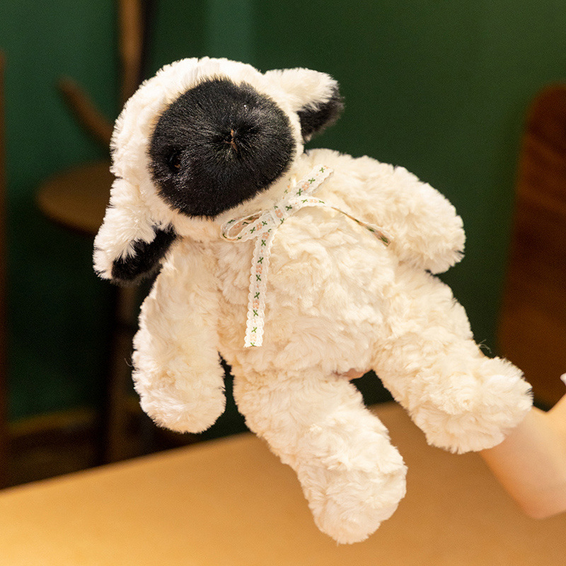 Muñeca de peluche de cordero negro transfronterizo muñeca de tela muñeca de oveja suave almohada calmante zodiacal oveja mujer