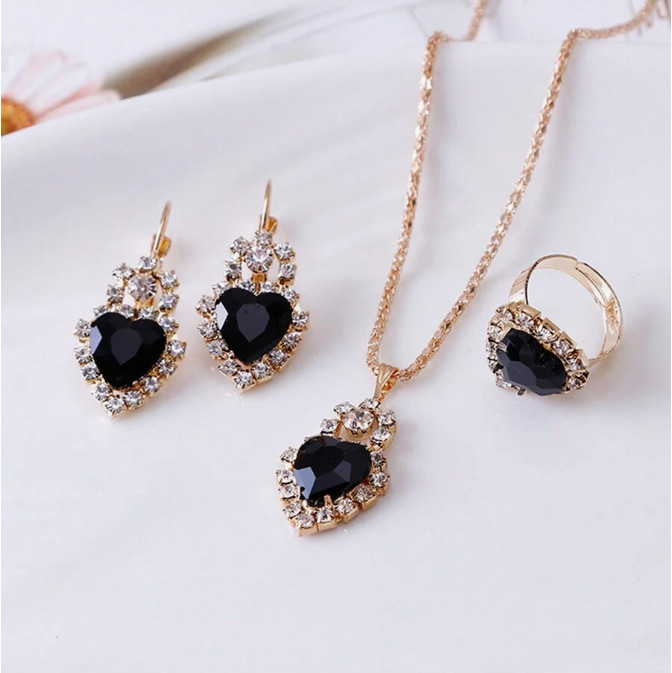 New Explosions Fashion Roman Pattern Diamond Women's Watch Women's Watch Quartz Watch Bracelet Women's Watch_voghion.com