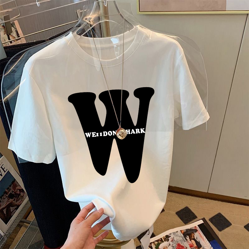 La moda fresca de seda del hielo Camiseta cuello redondo Camiseta de moda ropa superior carta impresión versátil casual corto hombres y mujeres mismo estilo image 15