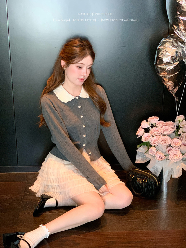 杨小卷 miu系千金穿搭 撞色减龄娃娃领针织开衫女短款上衣|undefined