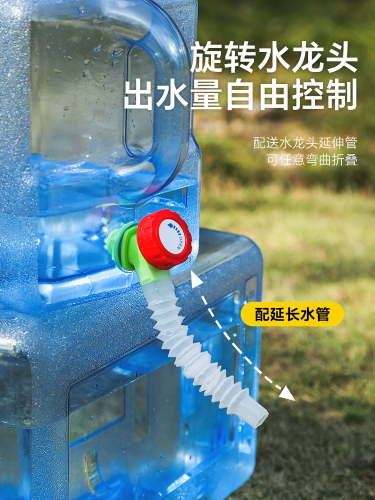 Handheld capacious bucket for camping