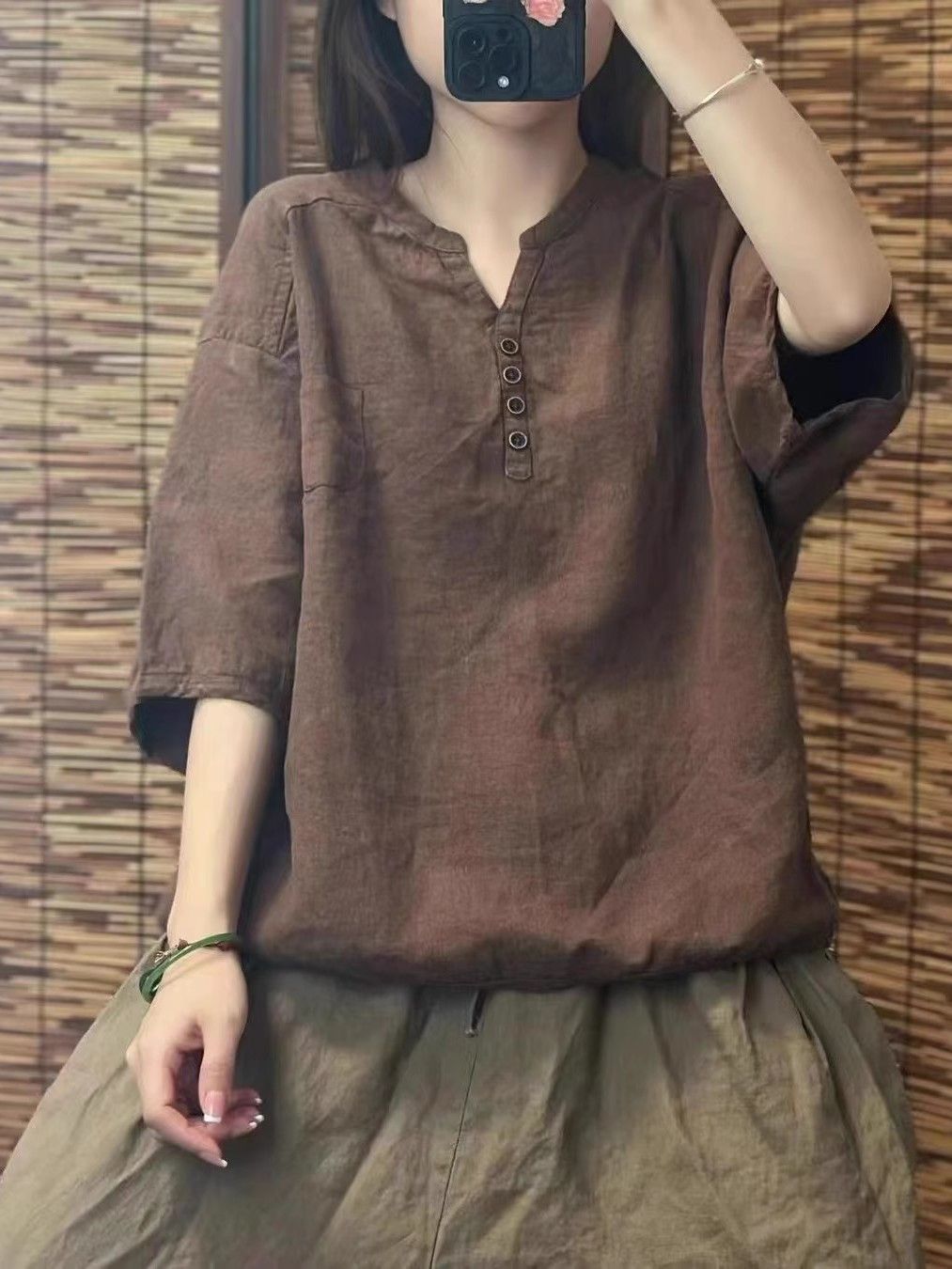 어두운 갈색