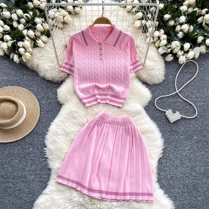Summer New All-match Sweater Two-piece Suit Women's Retro Contrast Short-sleeved Top High Waist Pleated Skirt