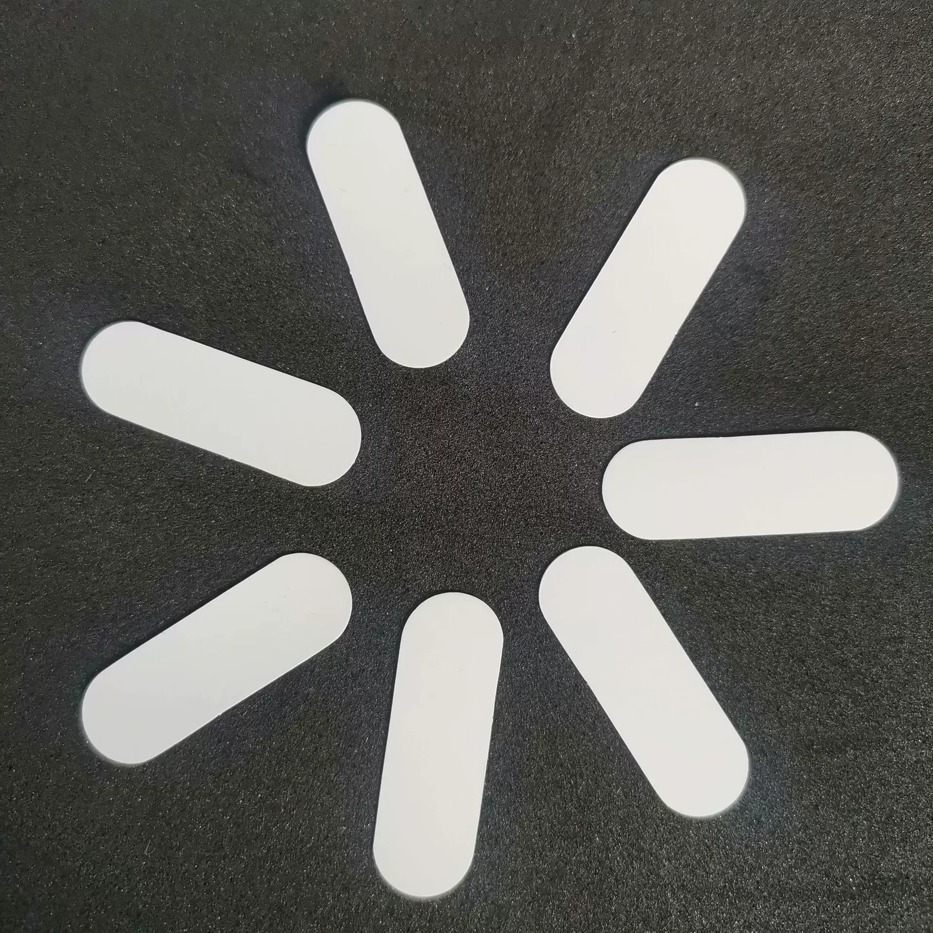 5号7号2032纽扣电池绝缘片PET白色透明隔电片18650电池插片麦拉片