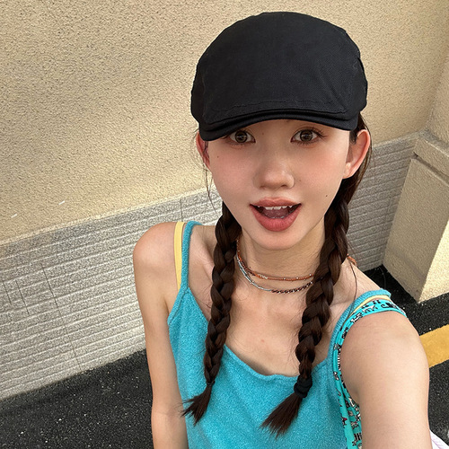 Black forward hat for women with large head circumference and backward wearing beret niche hat showing face small painter hat autumn peaked hat