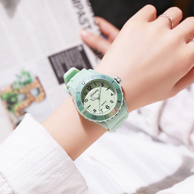 Korean Style Round Buckle Quartz Kids Watches display picture 1