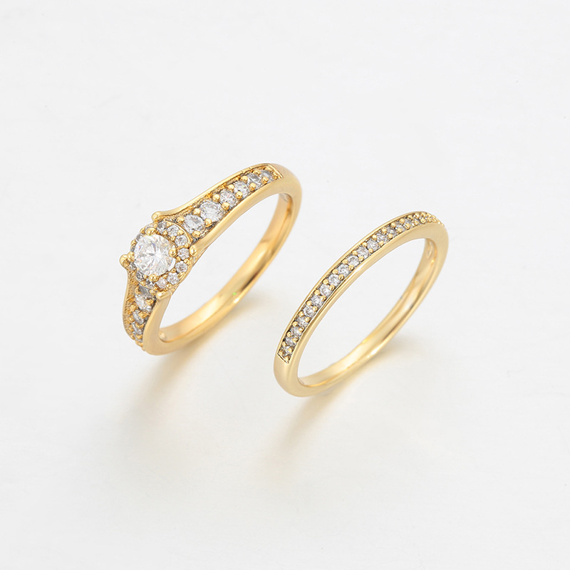 Xuping estilo simple aleación de bronce chapada de 14k anillo de pareja ligero anillo de boda temperamento lujoso al por mayor