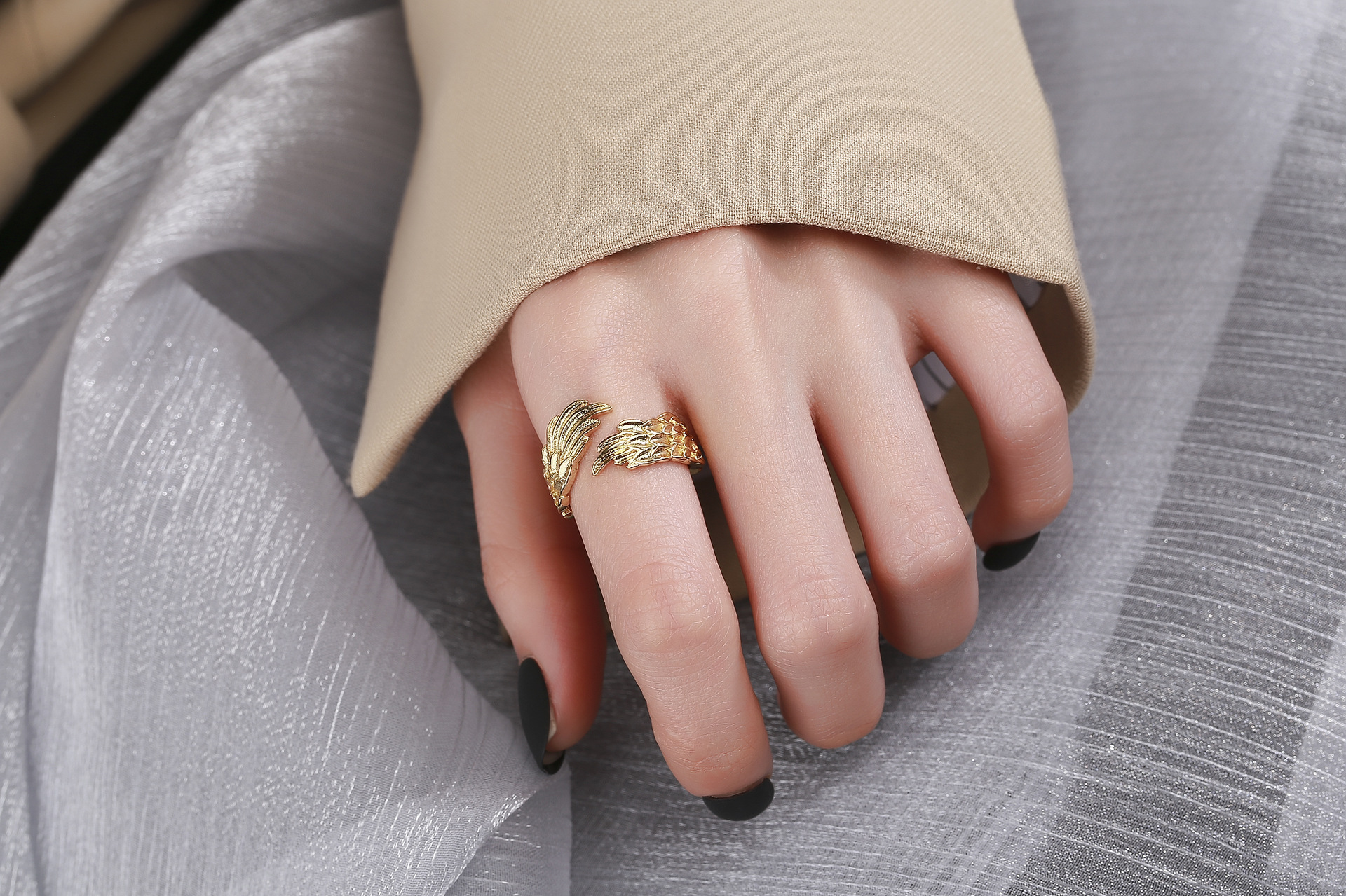 Wind plated silver opening feather wing ring, adjustable couple ring_voghion.com