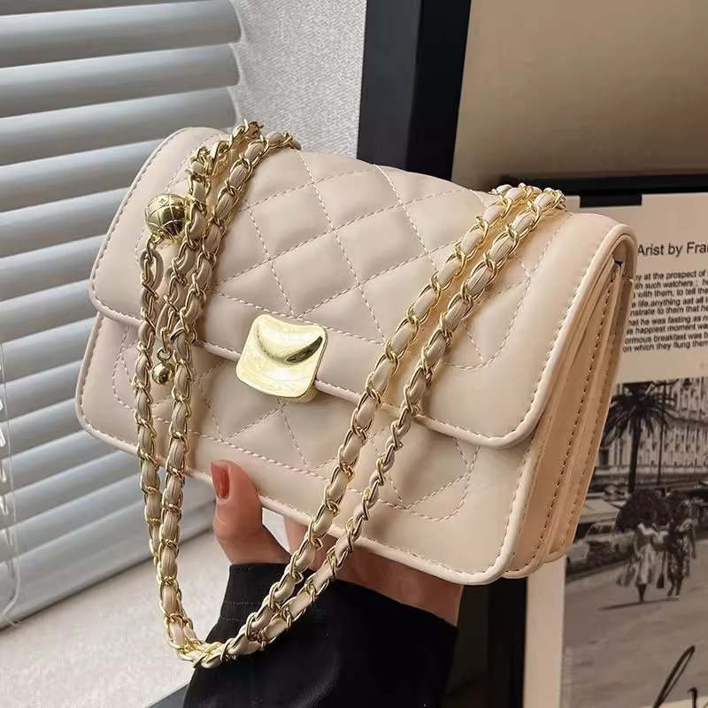 Borsa a tracolla trapuntata con catena per donna autunno_voghion.com