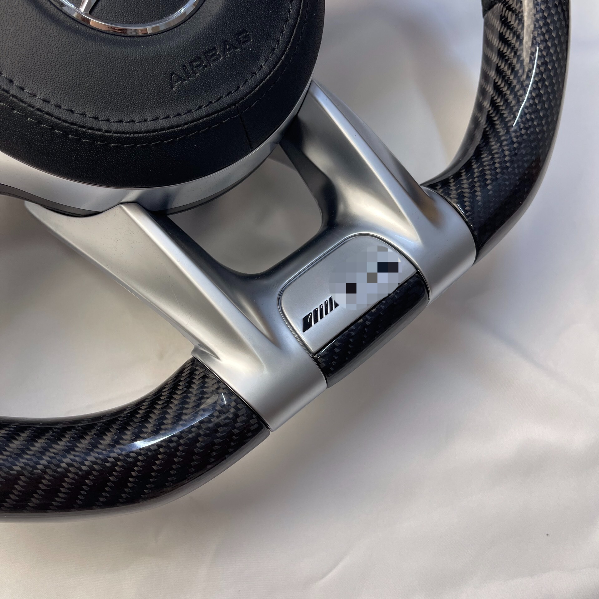 Suitable for Mercedes-Benz steering wheels of A-Class, C-Class, E-Class, ML old models, upgraded to new models, modified AMG carbon fiber steering wheel assembly