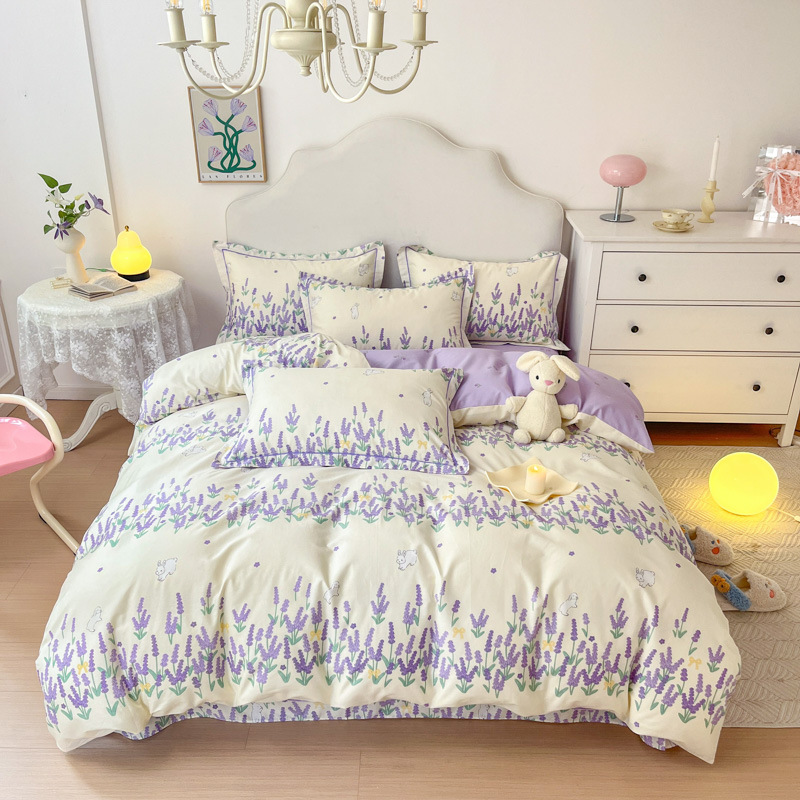 Cama de algodón fresco pequeño conjunto de cuatro piezas de algodón dibujos animados impresos cubierta de edredón dormitorio de estudiantes un solo conjunto de ropa de cama de tres piezas en