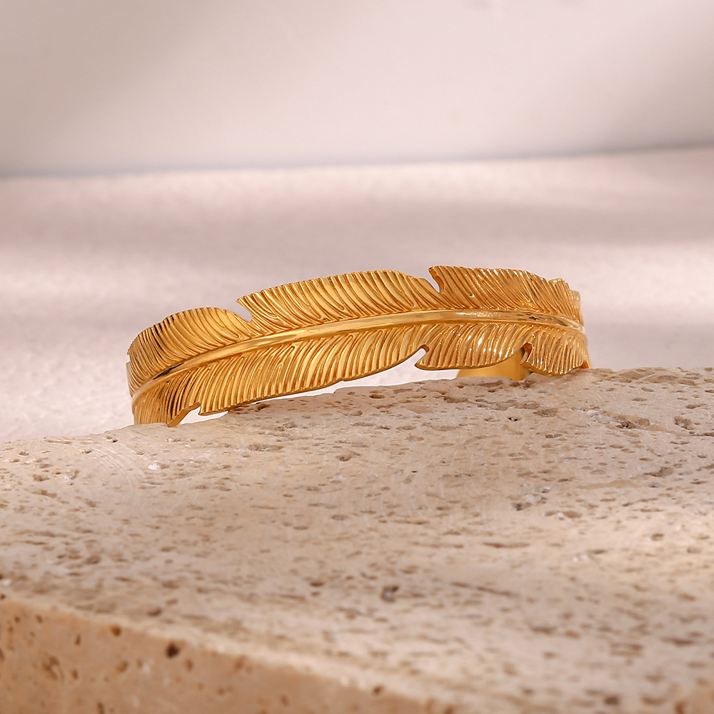 Simple Stainless Steel Plated 18K Golden Open-End Leaf Bracelet