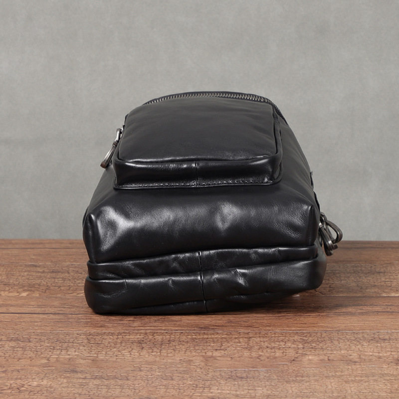 Túi đeo chéo trước ngực nam da bò lớp đầu dung tích lớn 17×6×26 cm — Màu đen chi tiết 2
