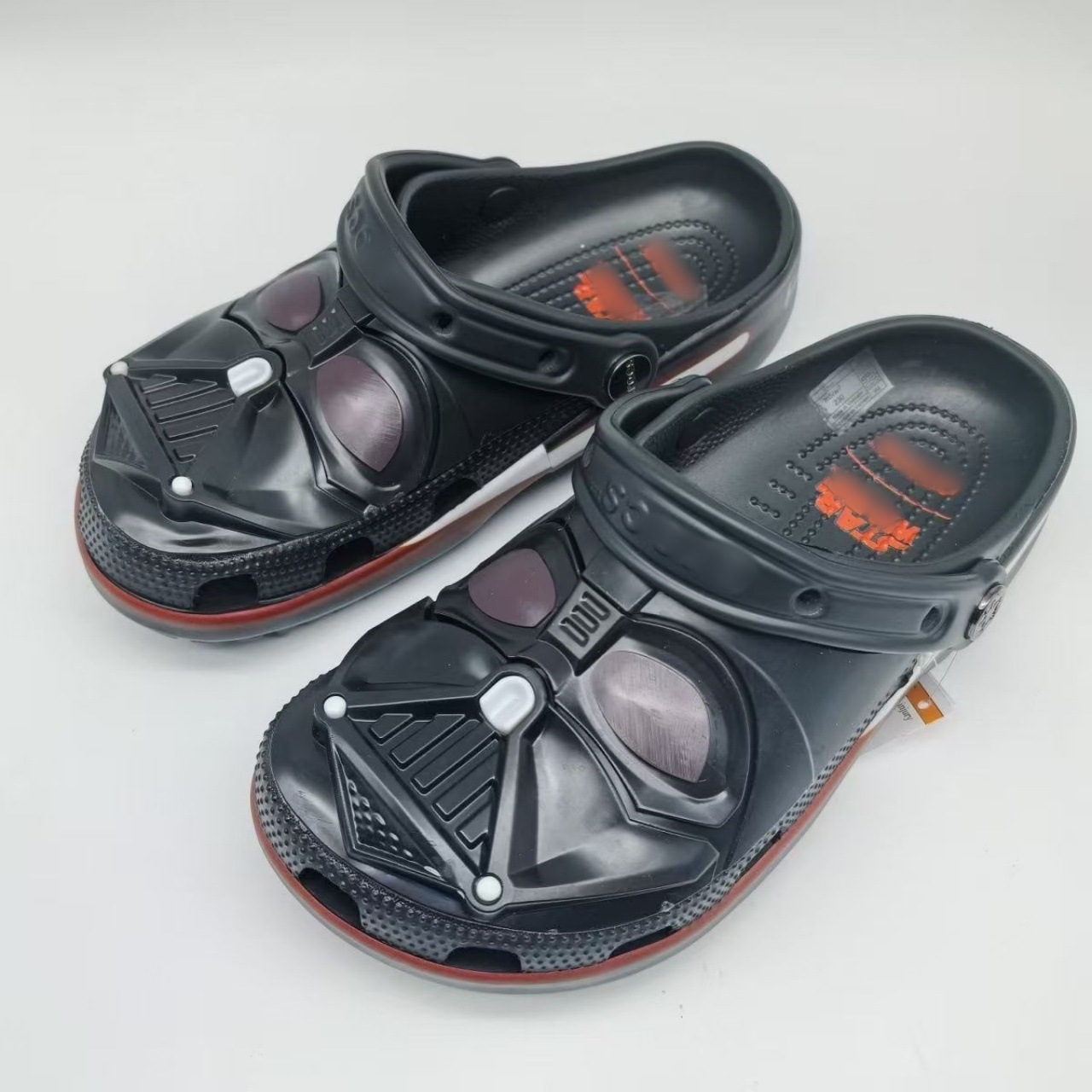 Nuevos zapatos de agujero de Star Wars dibujos animados graffiti personalidad sandalias zapatos de playa fábrica directa al por mayor