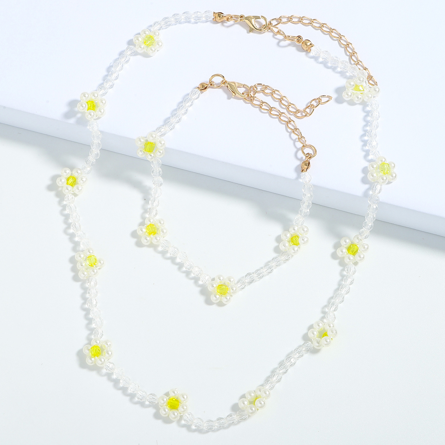 New Ethnic Style Acrylic Small Flower Beads Necklace Bracelet Set display picture 5