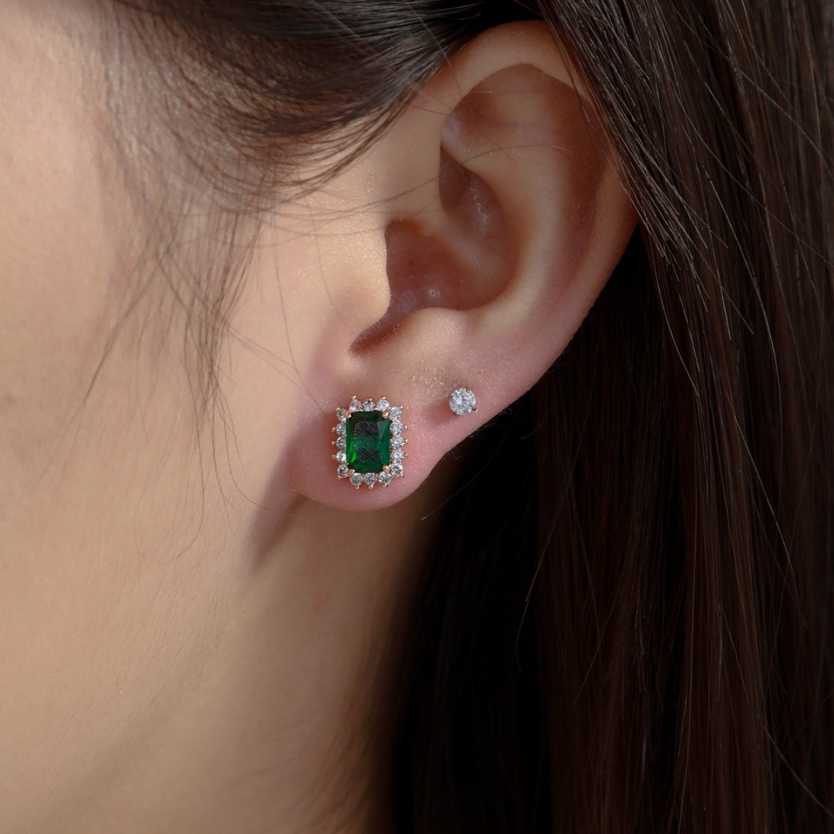 Xu Ping piedra preciosa artificial esmeralda Pendientes cuadrados Retro Europa y América Moda transfronteriza Pendientes dorados Joyería de temperamento Mujer