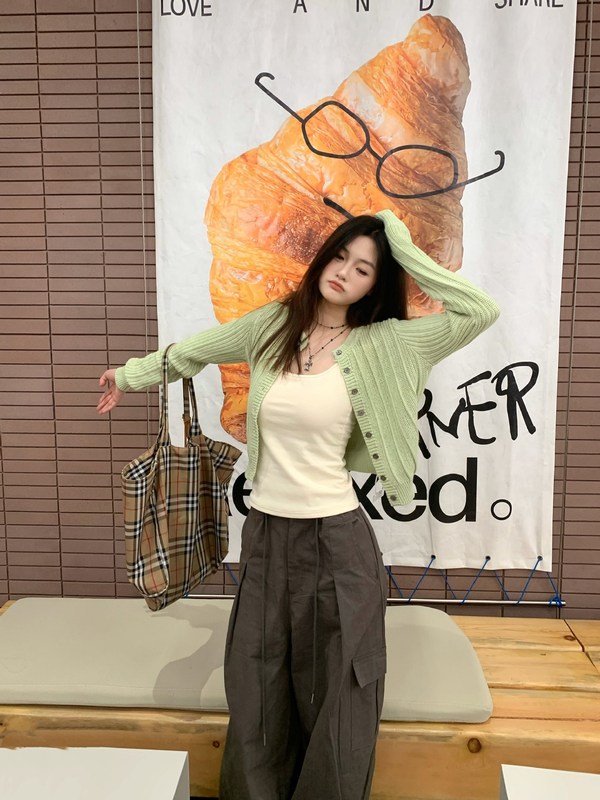 短款针织开衫女秋冬季穿搭2025新款绿色上衣长袖韩系chic毛衣外套|undefined