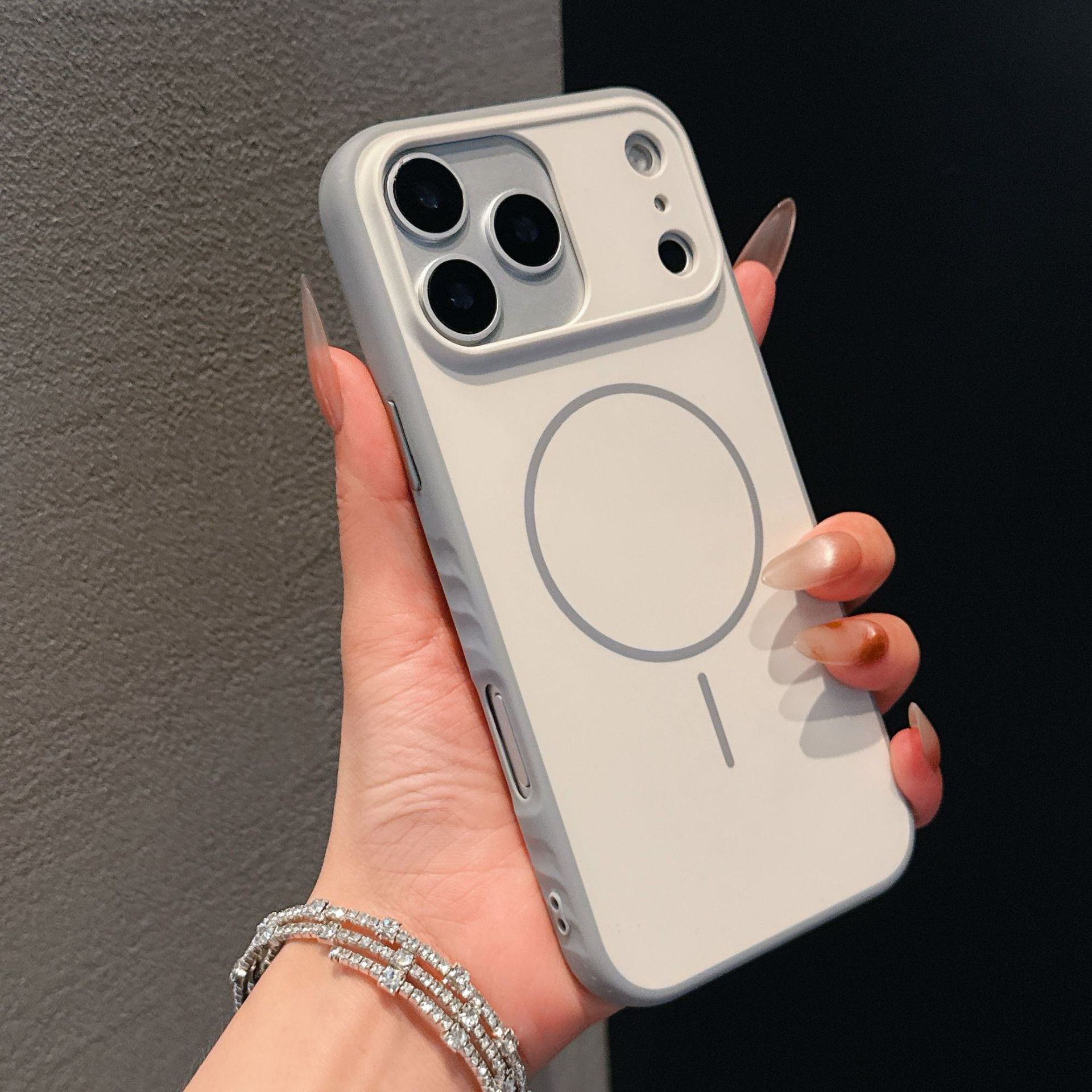 Anti-huellas dactilares anti-deslizante de manzana color de choque sensación de piel 2 en 1 iPhone17PROMAX caso de teléfono 15 caso de succión magnética