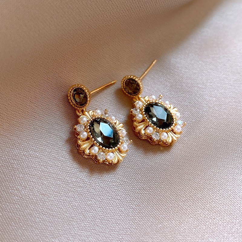 Temperamento de pendientes verdes pendientes ligeros lujosos de alto nivel sensación de pendientes zircon flores joyas geométricas al por mayor fábrica