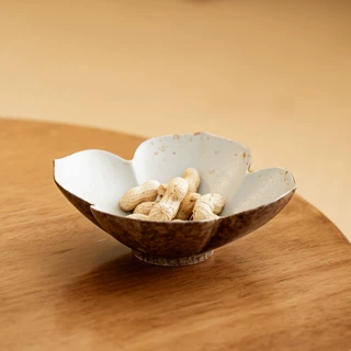 茶点盘果盘供盘家用客厅茶几办公室用陶瓷零食盘点心赭石釉四叶