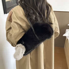 秋冬季超火小众毛茸茸包包女2026新款时尚潮百搭腋下包洋气毛毛包