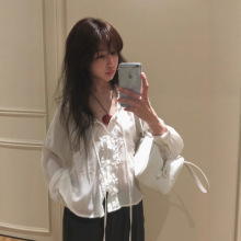 韩系木耳花边系带白色衬衫女早秋氛围感巨好看的小衫法式棉麻上衣