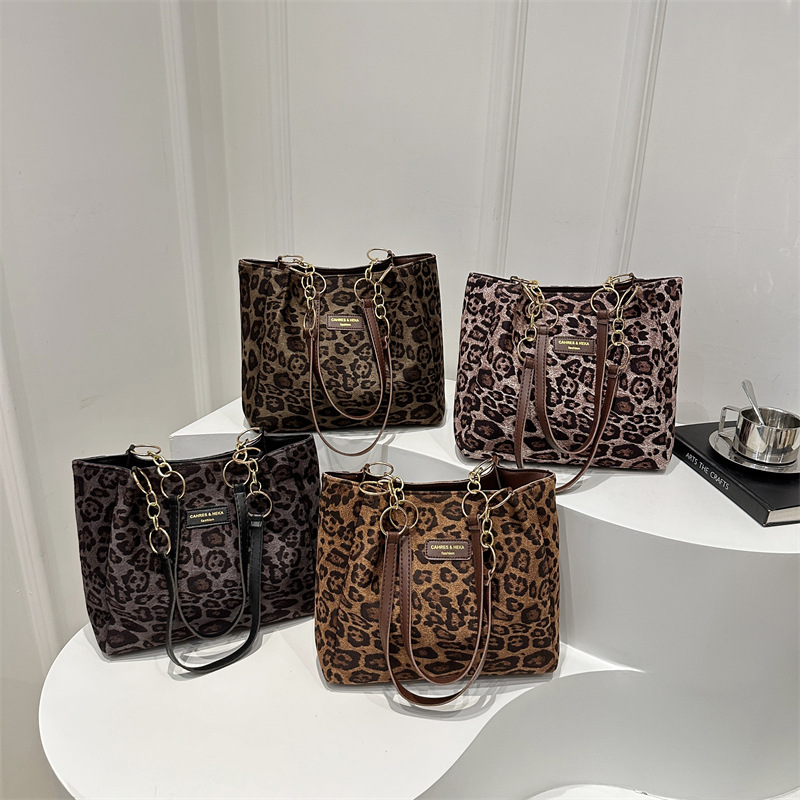 Bolsas de moda de leopardo de mujer, bolsas de tote de viento perezoso, 2024, bolsas de brazo nuevas, bolsas de hombro casuales de estilo europeo y americano
