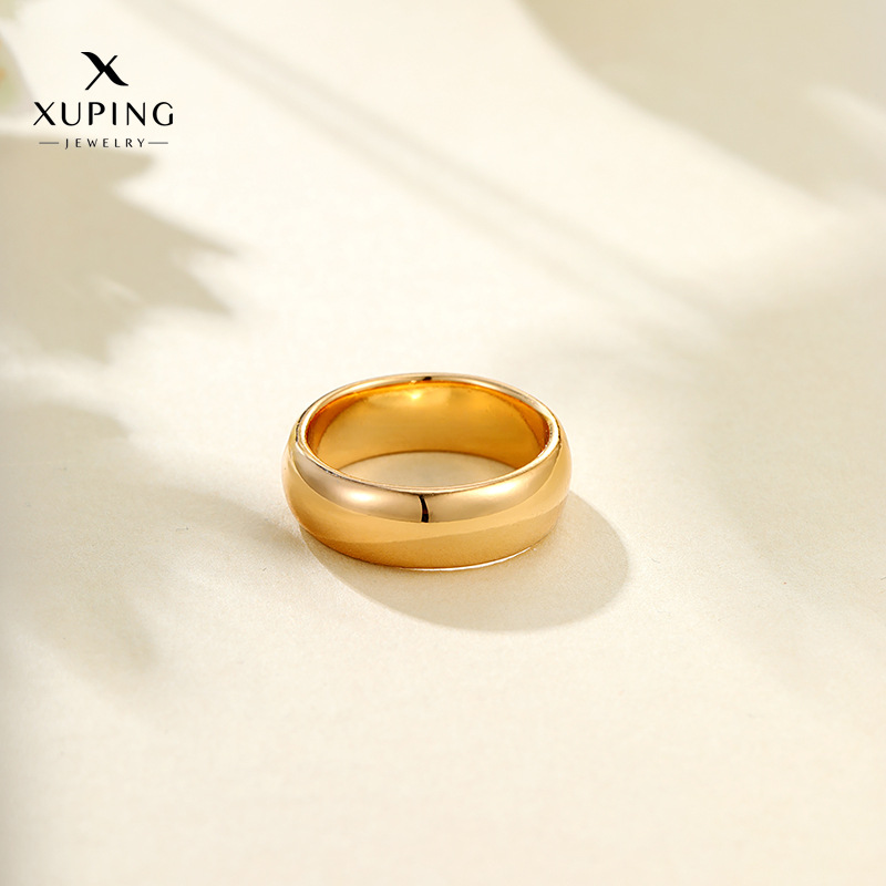 El lado dorado chapado en 18k tiene aproximadamente 6 mm de ancho.