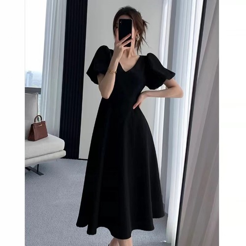 Plus-size red cocktail dress for women, 2025 summer new French style youthful V-neck bubble sleeve temperament long dress