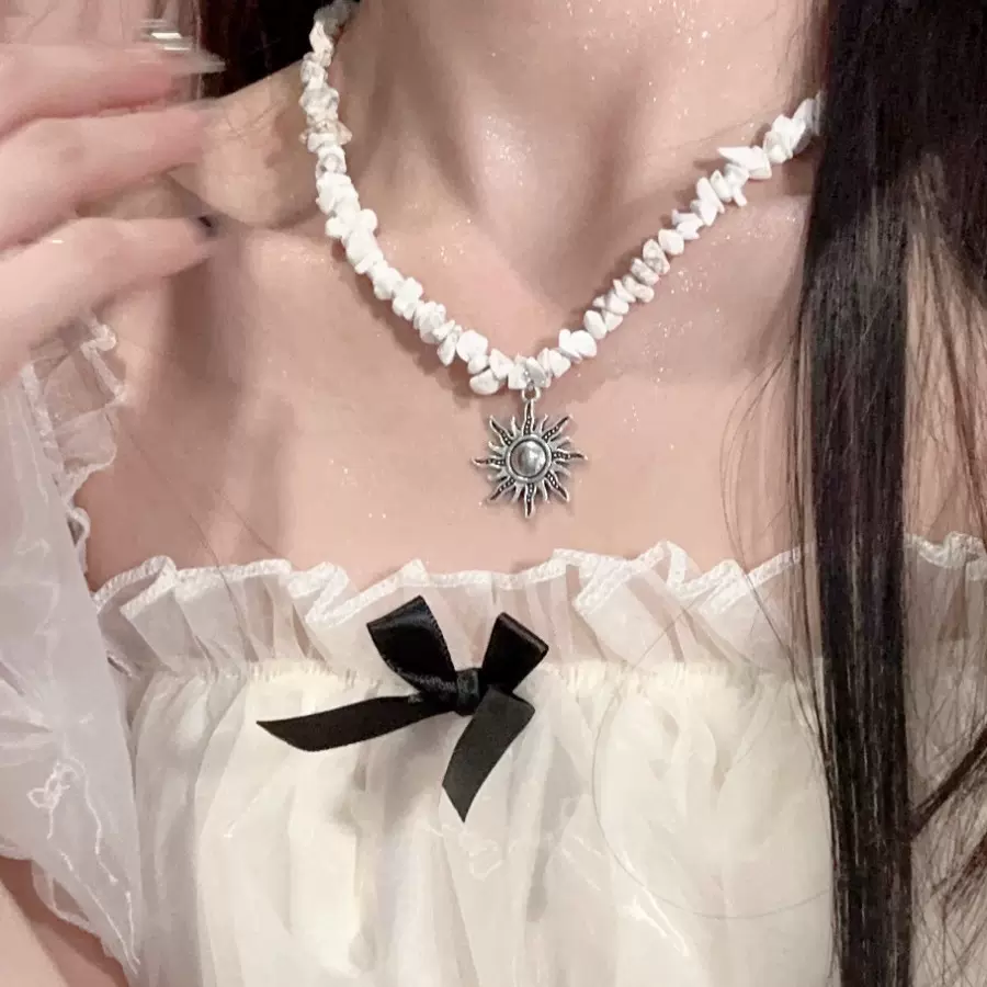 复古民族风做旧太阳花项链女ins嘻哈高级碎石小众锁骨链配饰