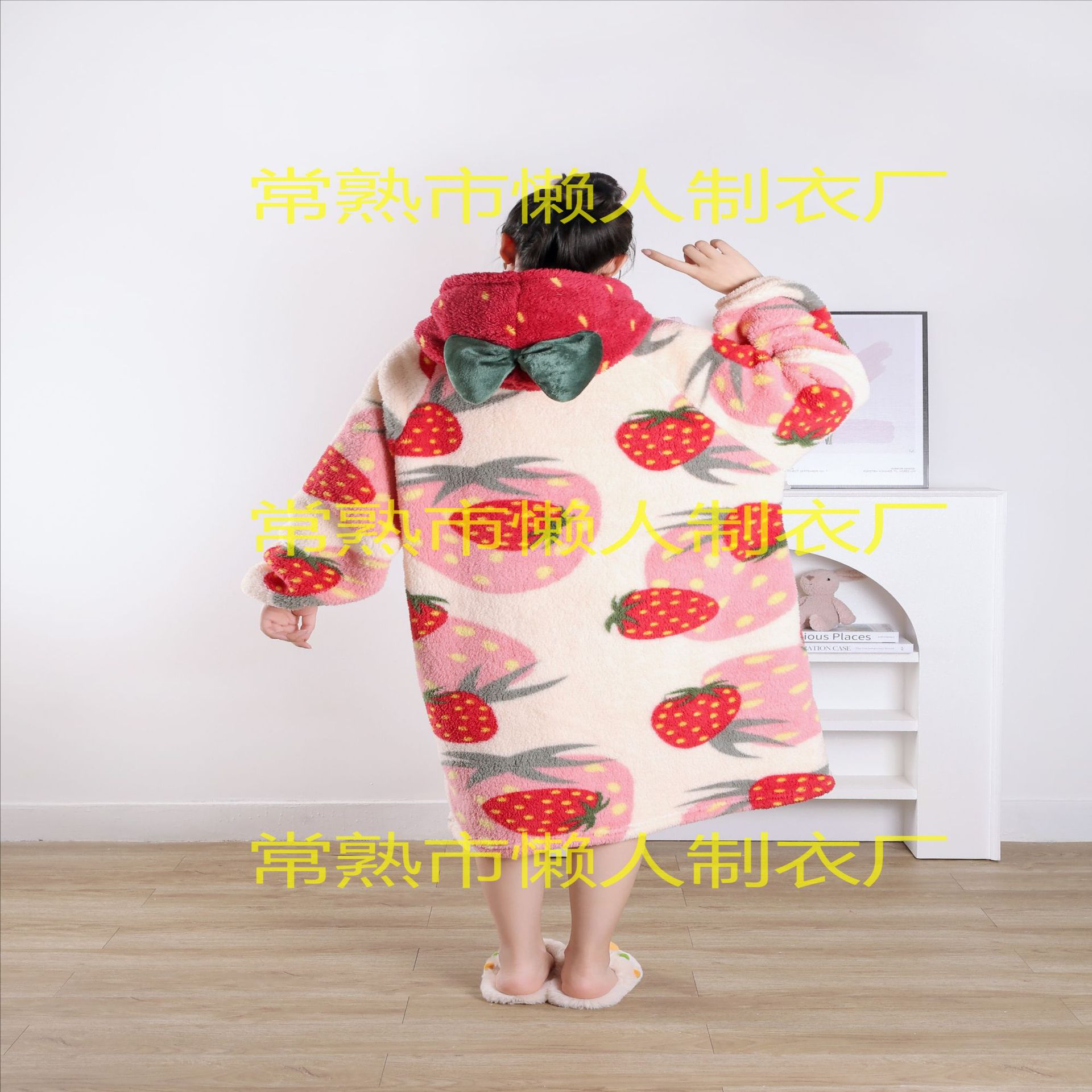 2023 nuevo coral vellón popular dulce fresa engrosada traje desgaste del hogar ventas directas de la fábrica una pieza