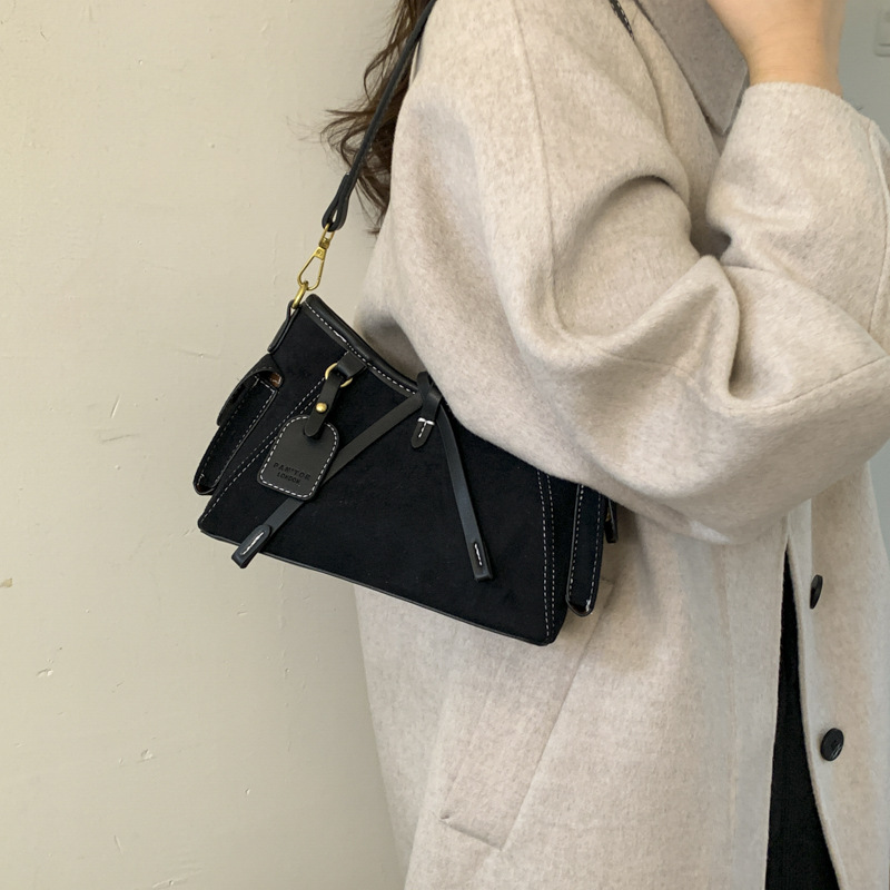 Women's Suede Large Capacity Handbag 2025 New Autumn/Winter Versatile Retro Shoulder Underarm Bucket Bag For Commuting - Thumbnail 6