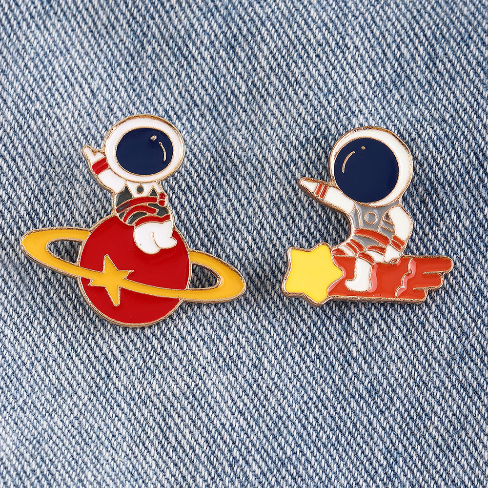 Nihaojewelry Cute Cartoon Astronaut Badge Brooch Wholesale Jewelry display picture 12