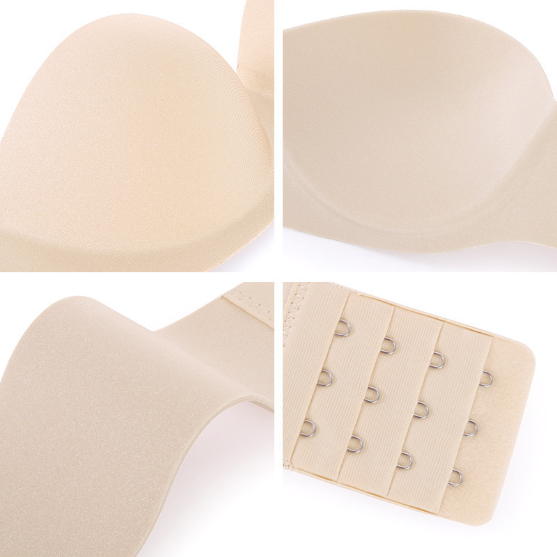 無痕下着の女性の胸が集まって大きな雲感が現れます。