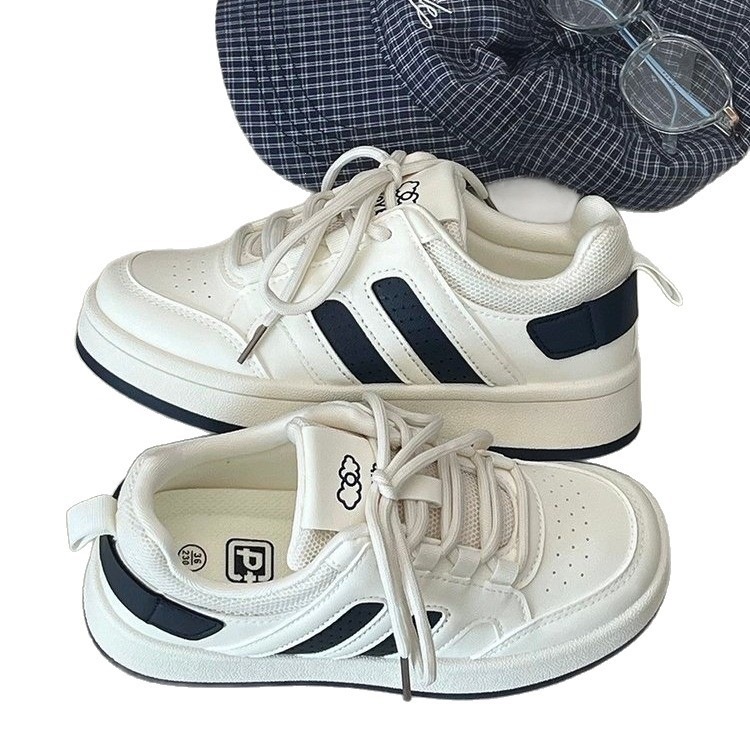 Zapatos de pan de estilo de Hong Kong nicho de diseño zapatos de skate para mujeres primavera y otoño de 2026 nuevos zapatos deportivos casuales universales zapatos blancos pequeños