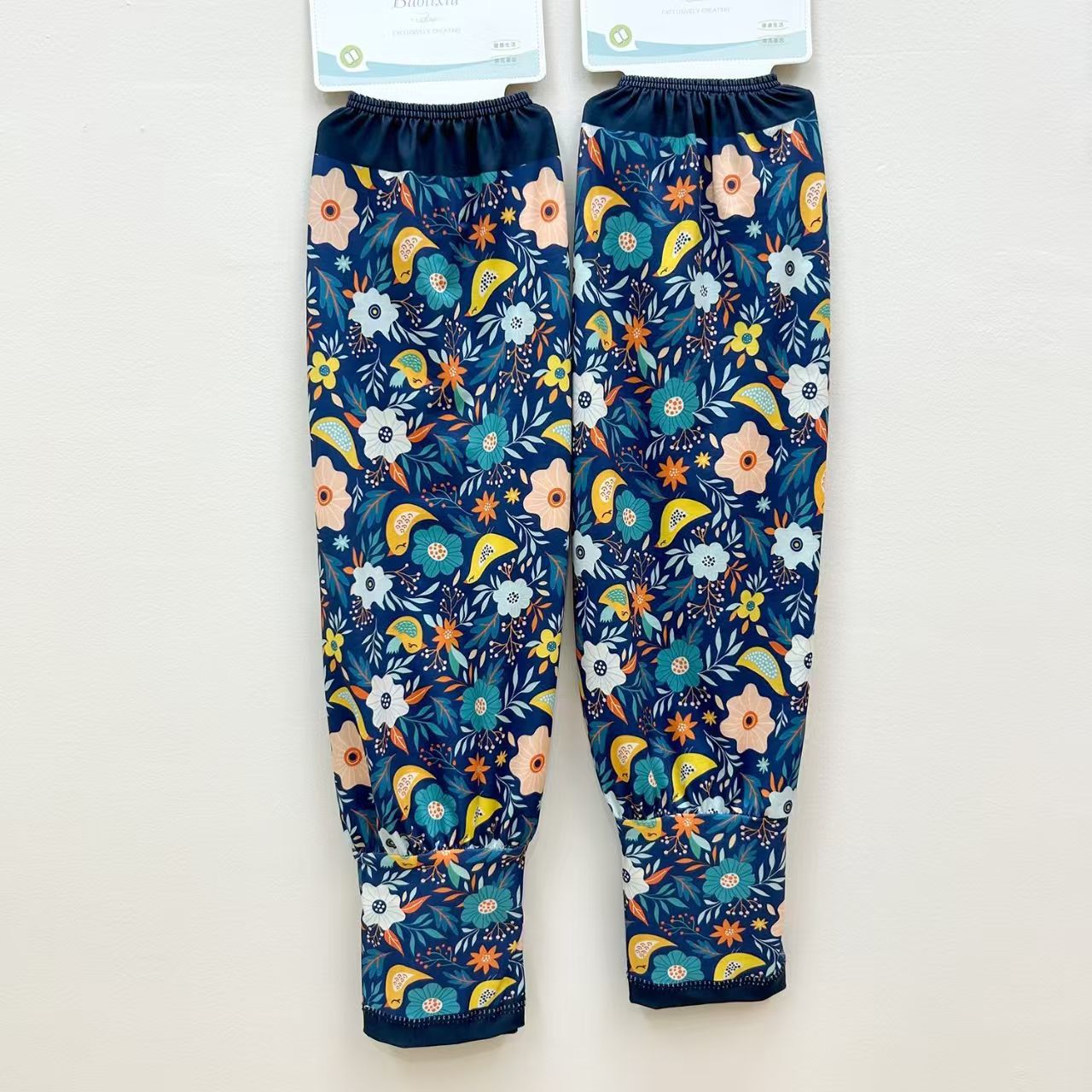 네이비 캐슈 꽃