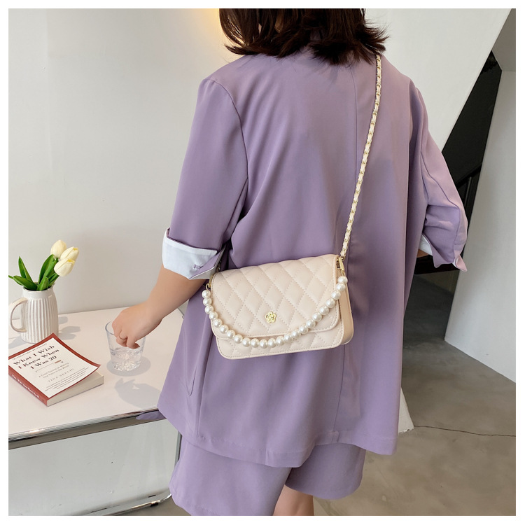 Fashion Pearl Chain Rhombus Embroidery Thread Messenger Small Square Bag Wholesale display picture 10