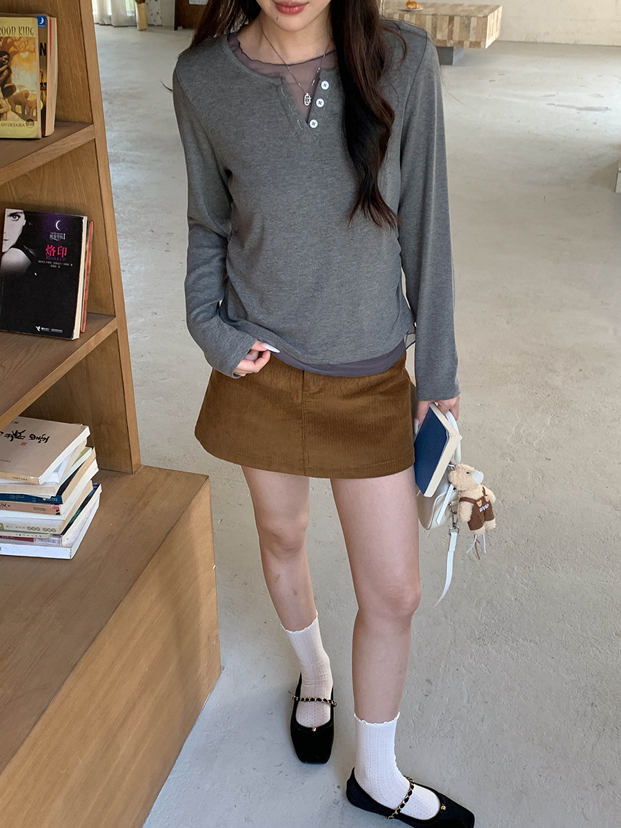 밝은 회색