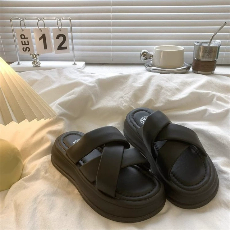 Женские пляжные шлепанцы на толстой платформе, летняя новинка 2025 года, на высокой подошве, нескользящие, с юбкой, в стиле феи