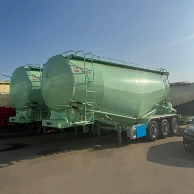 Sement daşıyan yük maşınları Howo Tractor Truck, Dump
