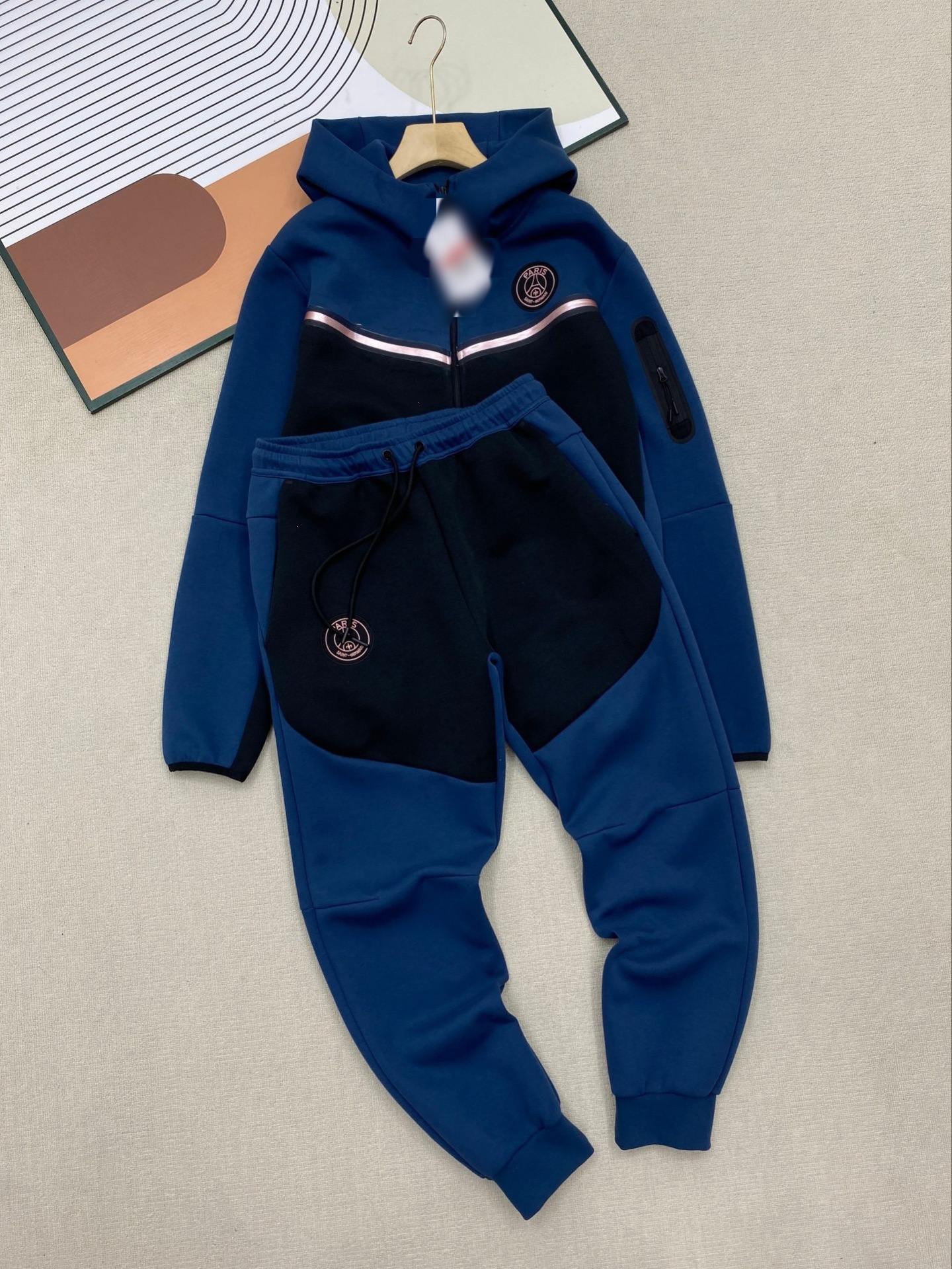 Suit. black and blue / M