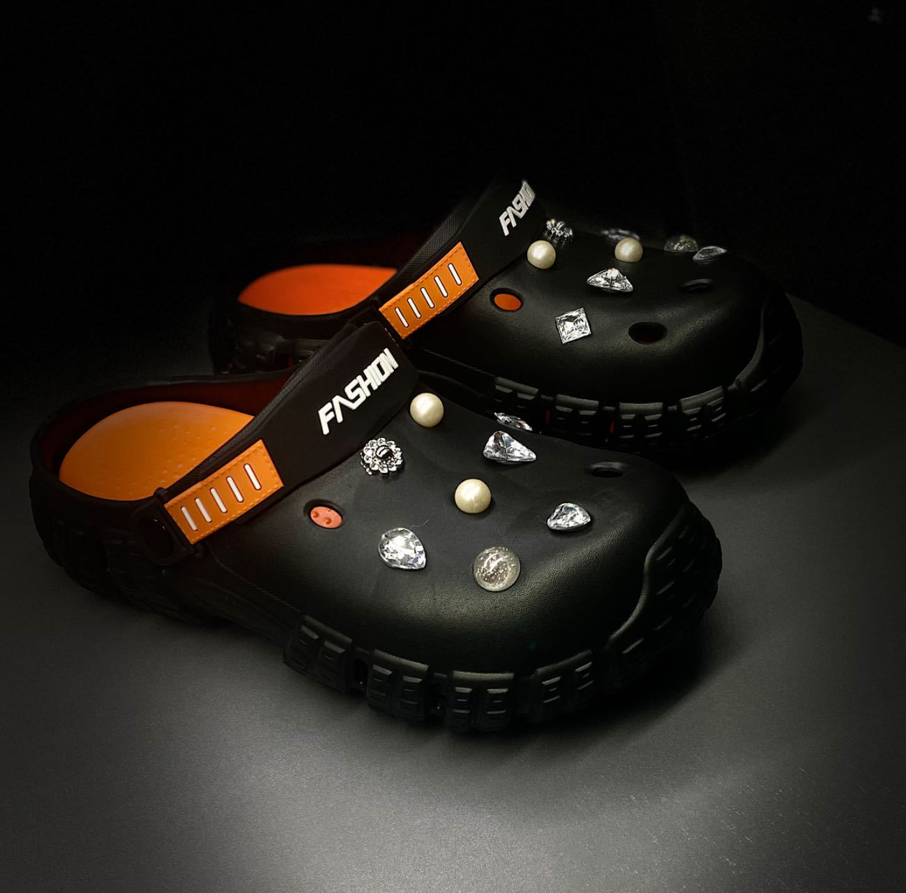 블랙 오렌지-라인스톤